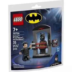LEGO DC Super Heroes DC Batman Bruce Wayne & the Batsuit 30726 Building Set  NEW